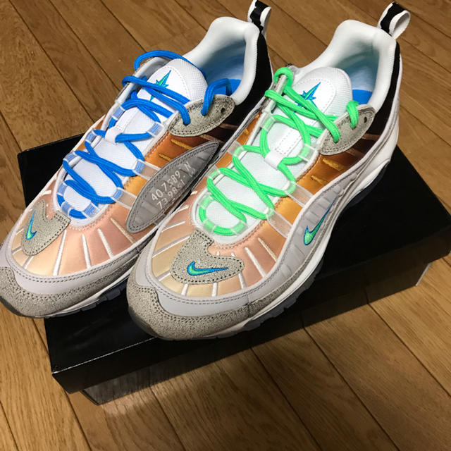 NIKE(ナイキ)のNIKE AIR MAX 98 NYC ON AIR 27.0cm メンズの靴/シューズ(スニーカー)の商品写真