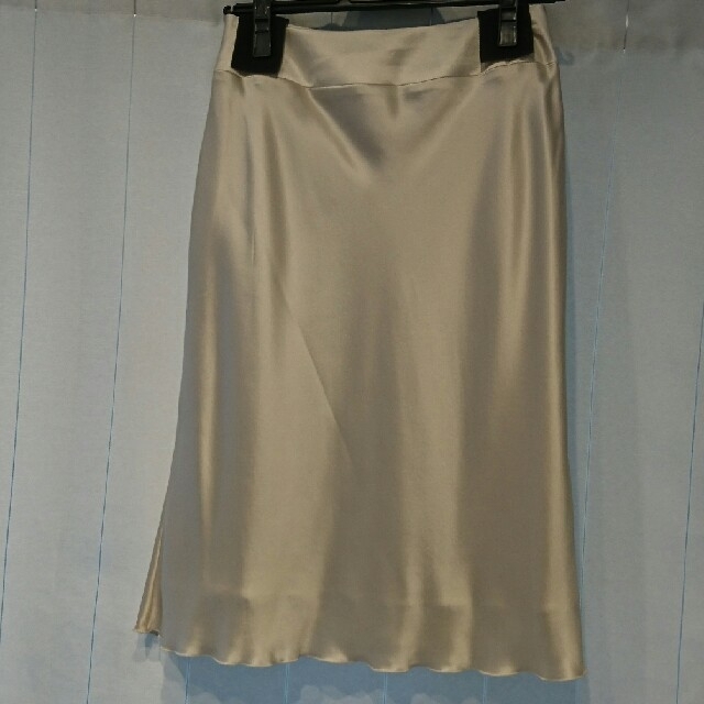 INDIVI(インディヴィ)のゆりす様売約済み  シルクのスカート レディースのスカート(ひざ丈スカート)の商品写真