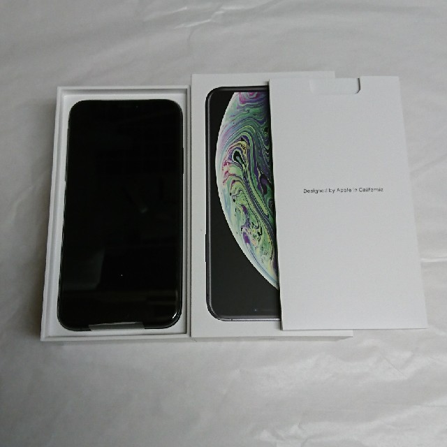 【新品】iPhone xs docomo simロック解除 64GB