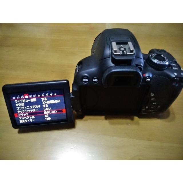 Canon(キヤノン)のEOS kiss X6i　レンズキット　ショット数少 スマホ/家電/カメラのカメラ(デジタル一眼)の商品写真