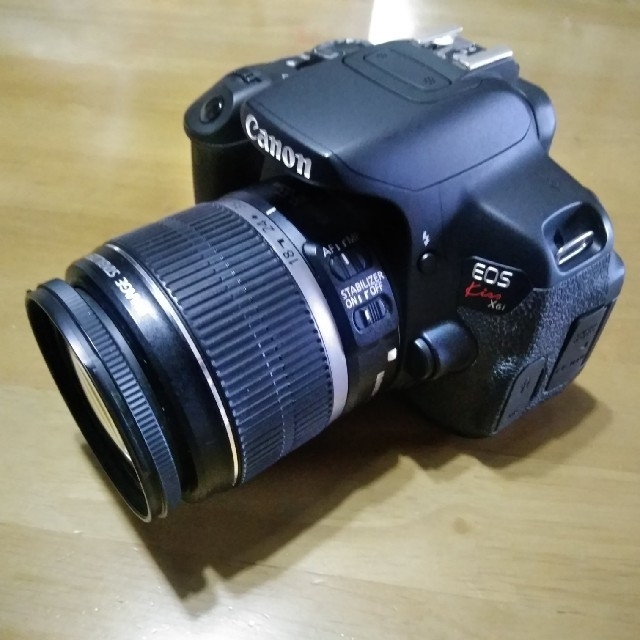 Canon(キヤノン)のEOS kiss X6i　レンズキット　ショット数少 スマホ/家電/カメラのカメラ(デジタル一眼)の商品写真