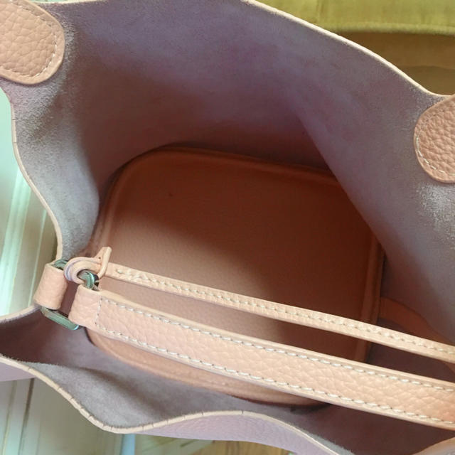 エルメスのピコタン風 ピンクの牛皮バッグ レディースのバッグ(ハンドバッグ)の商品写真
