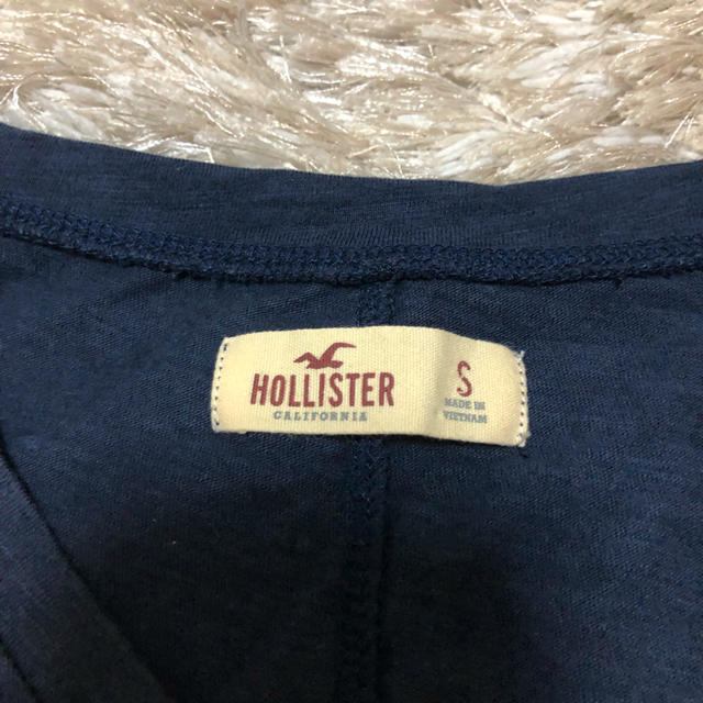 Hollister(ホリスター)の美品＊ホリスター hollister＊Tシャツ Vネック レディースのトップス(Tシャツ(半袖/袖なし))の商品写真