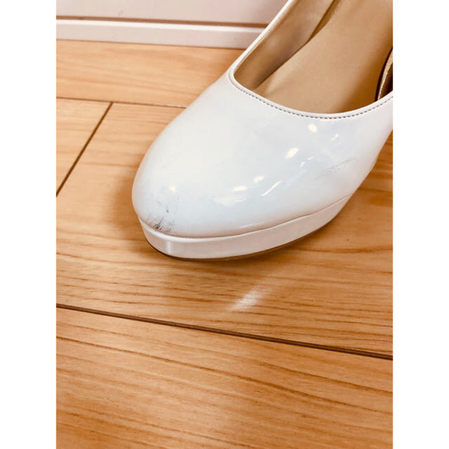 ESPERANZA(エスペランサ)の白パンプス レディースの靴/シューズ(ハイヒール/パンプス)の商品写真
