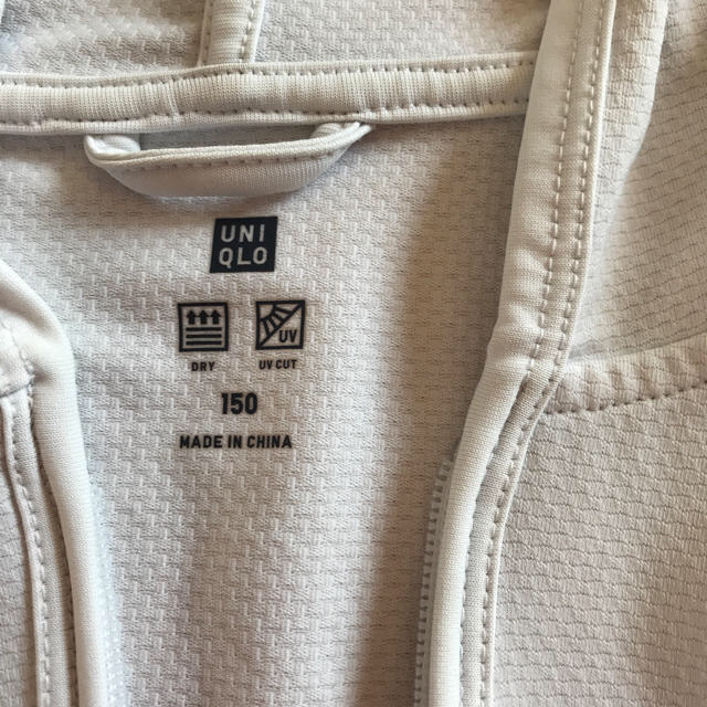 UNIQLO(ユニクロ)のUNIQLO  ジュニア１５０ＵＶパーカー キッズ/ベビー/マタニティのキッズ服女の子用(90cm~)(ジャケット/上着)の商品写真