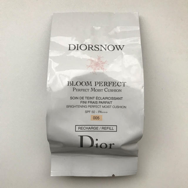 Dior(ディオール)のディオール スノーブルーム クッションファンデ コスメ/美容のベースメイク/化粧品(ファンデーション)の商品写真