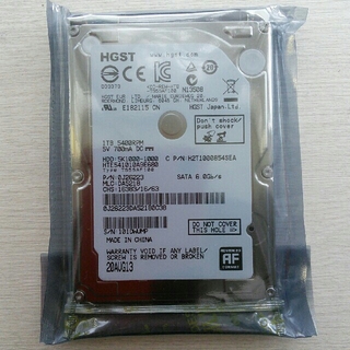 ヒタチ(日立)のHGST製　2.5型 1TB SATA HDD　その1(PCパーツ)