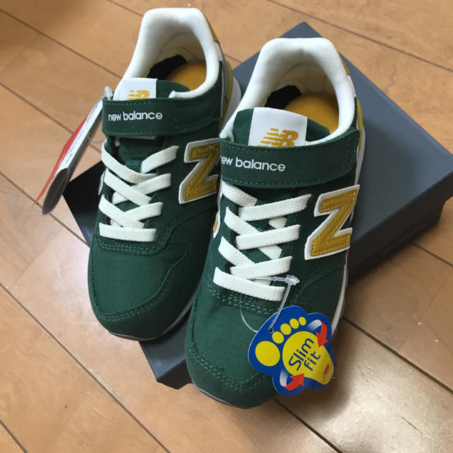 New Balance(ニューバランス)の【値下げしました】ニューバランス 996 スニーカー 18.5 キッズ/ベビー/マタニティのキッズ靴/シューズ(15cm~)(スニーカー)の商品写真