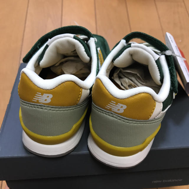 New Balance(ニューバランス)の【値下げしました】ニューバランス 996 スニーカー 18.5 キッズ/ベビー/マタニティのキッズ靴/シューズ(15cm~)(スニーカー)の商品写真