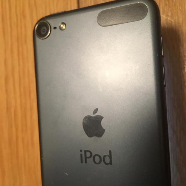 iPod touch(アイポッドタッチ)のiPod touch iPod touch MD723J/A 32GB ブラック スマホ/家電/カメラのオーディオ機器(ポータブルプレーヤー)の商品写真