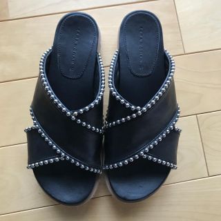 ザラ(ZARA)のザラzaraクロスサンダル37美品靴スニーカーブラック(サンダル)