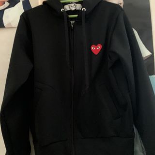 コムデギャルソン(COMME des GARCONS)のプレイコムデギャルソン パーカー 黒(パーカー)