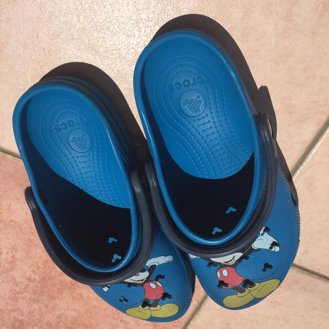 crocs(クロックス)のクロックス メンズ用ヴィンテージMickey メンズの靴/シューズ(サンダル)の商品写真