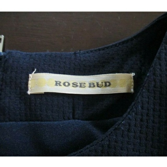 ROSE BUD(ローズバッド)のROSE BUDローズバッドシャツF★紺ネイビー レディースのトップス(シャツ/ブラウス(半袖/袖なし))の商品写真