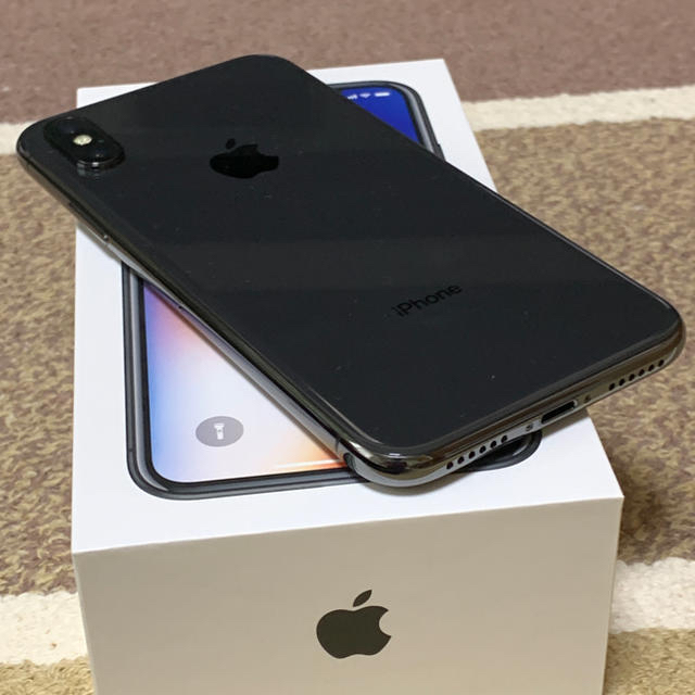 iPhone(アイフォーン)のiPhone X スペースグレイ 64GB docomo SIMフリー  スマホ/家電/カメラのスマートフォン/携帯電話(スマートフォン本体)の商品写真