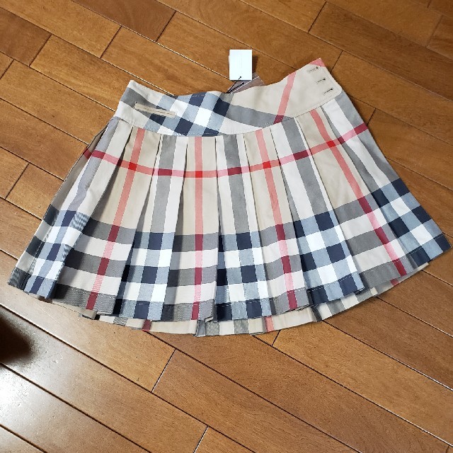 BURBERRY - BURBERRY ☆新品☆スカート定番チェック150cm の通販 by tks11118351's shop｜バーバリー