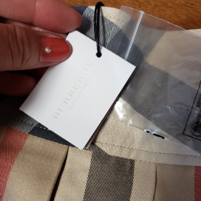 BURBERRY(バーバリー)のBURBERRY　☆新品☆スカート定番チェック150cm 　 キッズ/ベビー/マタニティのキッズ服女の子用(90cm~)(スカート)の商品写真