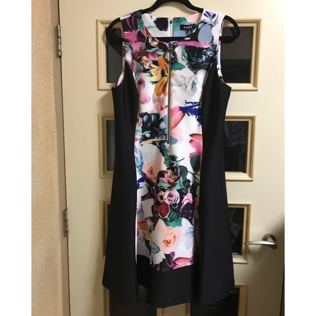 ★再値下げ❣️新品★DKNY アメリカサイズ12 花柄ワンピース