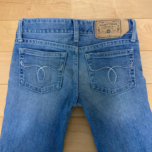 moussy(マウジー)のマウジー スキニーデニム size25  P05 レディースのパンツ(スキニーパンツ)の商品写真