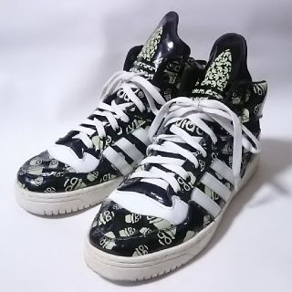 ジェレミースコット(JEREMY SCOTT)の
限定希少デザイン!ジェレミースコット×アディダスコラボスニーカー黒白


(スニーカー)