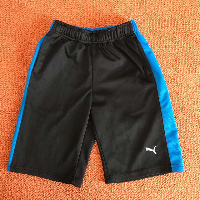 PUMA(プーマ)のジャージ ハーフパンツ プーマ 130 キッズ/ベビー/マタニティのキッズ服男の子用(90cm~)(パンツ/スパッツ)の商品写真