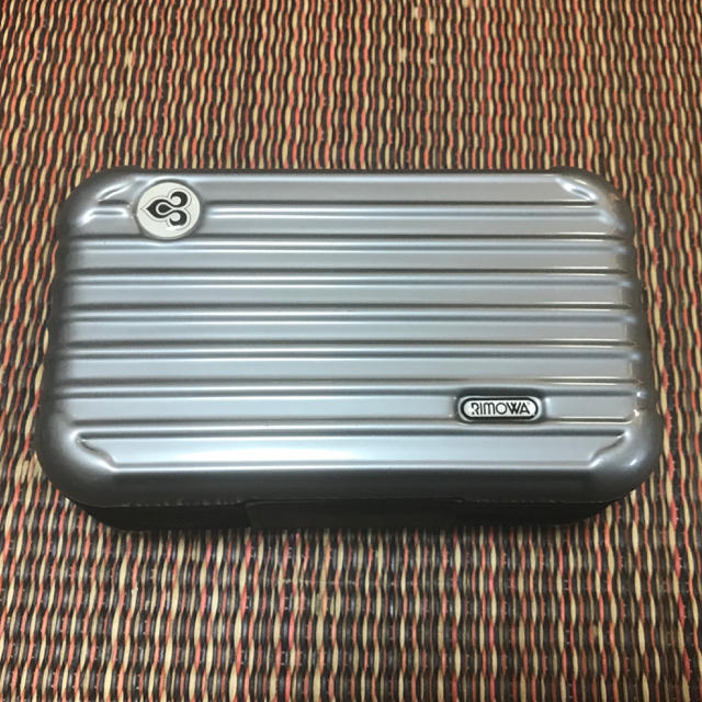 RIMOWA(リモワ)のミラージュ様専用 タイ航空 ファーストクラス アメニティ ポーチ インテリア/住まい/日用品の日用品/生活雑貨/旅行(旅行用品)の商品写真