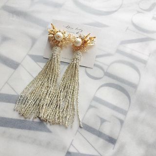 ヴェラウォン(Vera Wang)のDear lady accessories タッセルピアス Lily(ウェディングドレス)