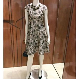 Anayi アナイanayiワンピースフラワー花柄ストロベリーフィールズエムプルミエエポカの通販 ラクマ Anayi アナイanayiワンピースフラワー花柄ストロベリーフィールズエムプルミエエポカの通販 ラクマ
