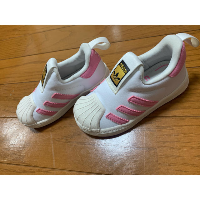 adidas(アディダス)のadidas スニーカー kids キッズ/ベビー/マタニティのベビー靴/シューズ(~14cm)(スニーカー)の商品写真