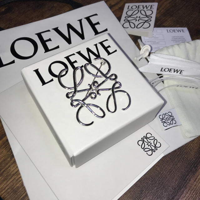 loewe  ブローチブローチ/コサージュ