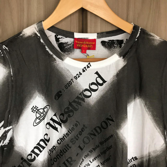 Vivienne Westwood(ヴィヴィアンウエストウッド)の専用です！【新品タグ付】Vivienne Westwood/グラフィックTシャツ レディースのトップス(Tシャツ(半袖/袖なし))の商品写真