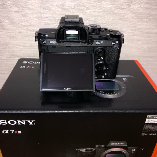 SONY(ソニー)の【けろりん様専用】α7RIII Sony ソニー ミラーレス スマホ/家電/カメラのカメラ(ミラーレス一眼)の商品写真