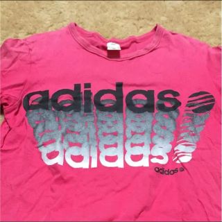 アディダス(adidas)のadidas Tシャツ(Tシャツ/カットソー(半袖/袖なし))