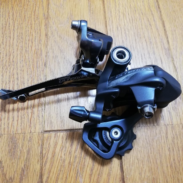 SHIMANO(シマノ)の未使用品‼　シマノ　アルテグラ　6700　セット スポーツ/アウトドアの自転車(パーツ)の商品写真