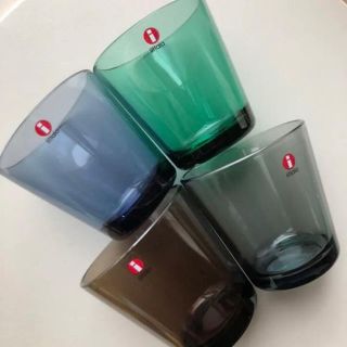 イッタラ(iittala)のイッタラ カルティオ レイン エメラルド サンド グレー  ☆新品(グラス/カップ)