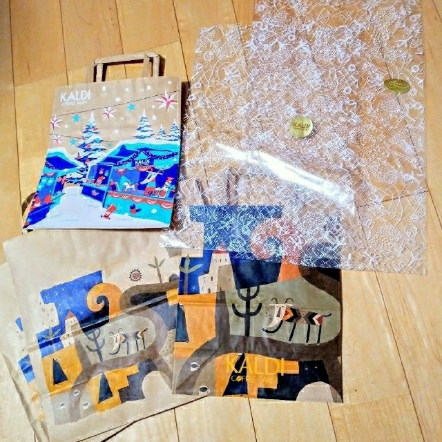 KALDI(カルディ)のKALDI ショップ袋セット+3枚⭐紙袋、ビニール レディースのバッグ(ショップ袋)の商品写真