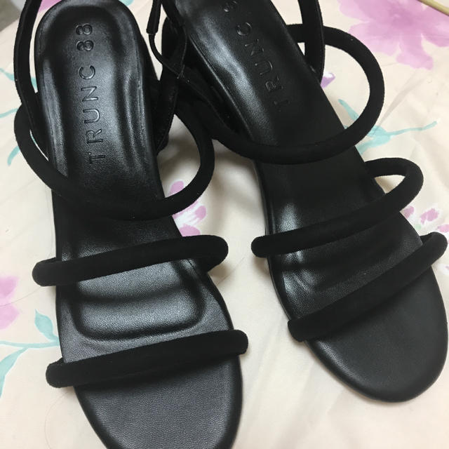 ゆっぴ様専用 TRUNC 88 Tres Strap Sandal  ブラック  レディースの靴/シューズ(サンダル)の商品写真