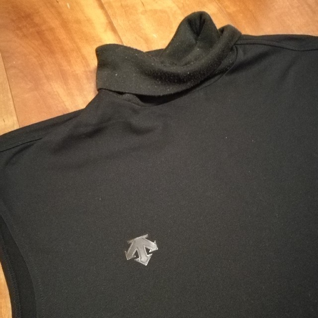 DESCENTE(デサント)のデサント ティゴラ トレーニングシャツ アンダーシャツ 黒 O XO LL スポーツ/アウトドアの野球(ウェア)の商品写真