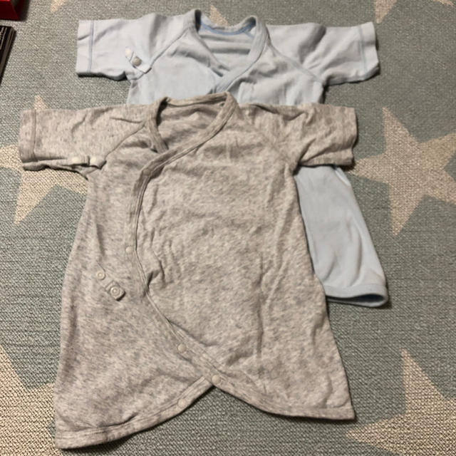 UNIQLO(ユニクロ)のUNIQLO コンビ肌着 2枚セット 50-60cm キッズ/ベビー/マタニティのベビー服(~85cm)(肌着/下着)の商品写真