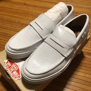 ヴァンズ(VANS)のバンズ スリッポン エナメル 白(スニーカー)