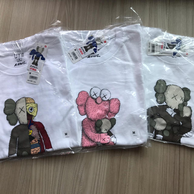 UNIQLO kaws  3点セット