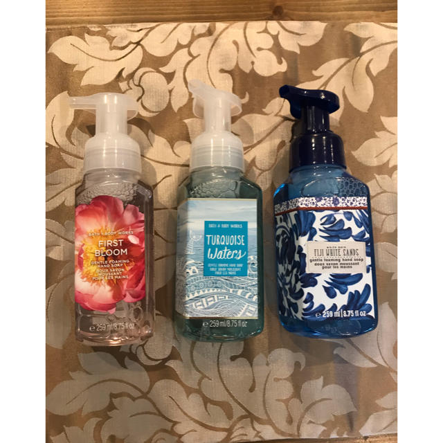 Bath & Body Works(バスアンドボディーワークス)のBath & Body Works ハンドソープ ３本セット コスメ/美容のボディケア(ボディソープ/石鹸)の商品写真