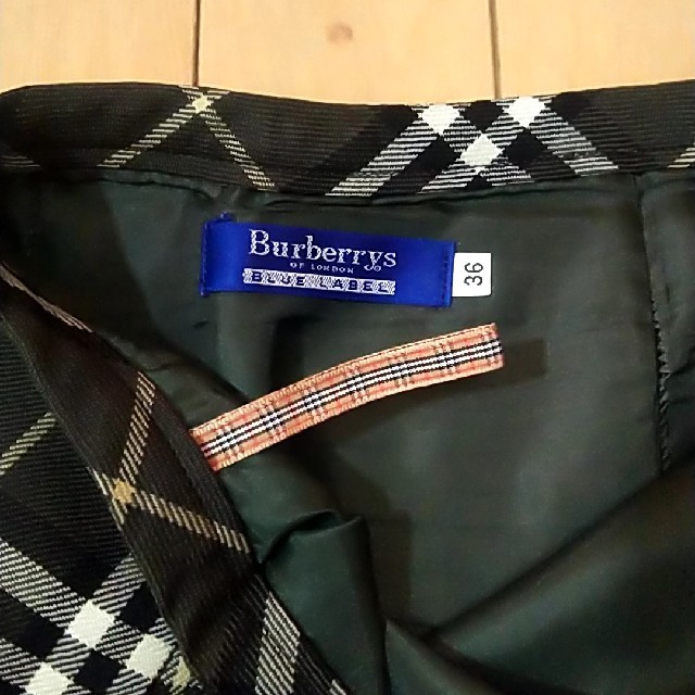 BURBERRY(バーバリー)の♥バーバリー　正規品　ノバチェック　ひざ丈　スカート レディースのスカート(ひざ丈スカート)の商品写真