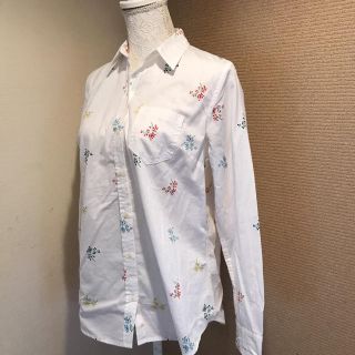 ギャップ(GAP)の【新品】GAP ホワイトフローラル長袖シャツ(シャツ/ブラウス(長袖/七分))