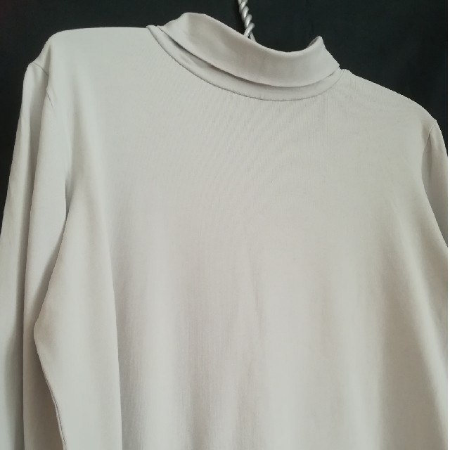 UNIQLO(ユニクロ)のユニクロ  タートルネック XLサイズ ライトパープル レディースのトップス(Tシャツ(長袖/七分))の商品写真