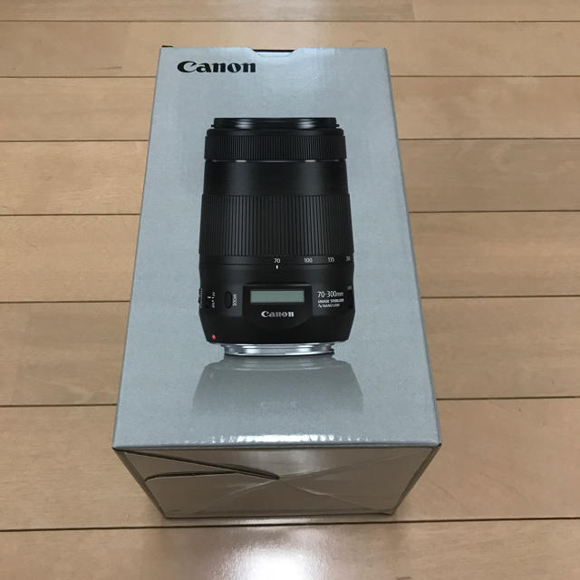 Canon(キヤノン)の【新品】CANON  EF70-300mm F4-5.6 IS II USM  スマホ/家電/カメラのカメラ(レンズ(ズーム))の商品写真