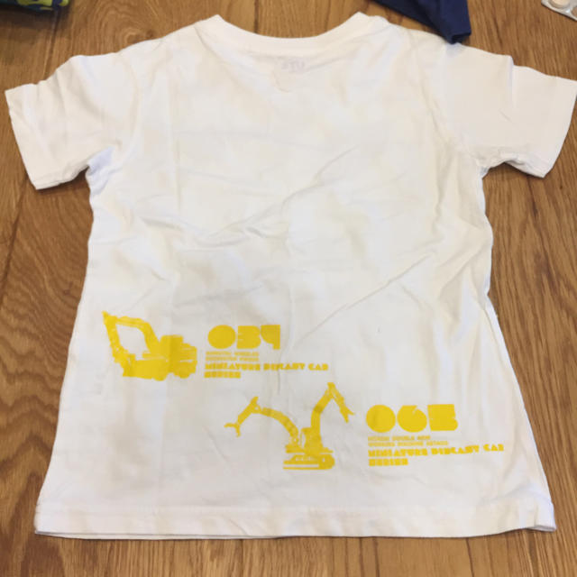 UNIQLO(ユニクロ)の子供 トミカTシャツ キッズ/ベビー/マタニティのキッズ服男の子用(90cm~)(Tシャツ/カットソー)の商品写真