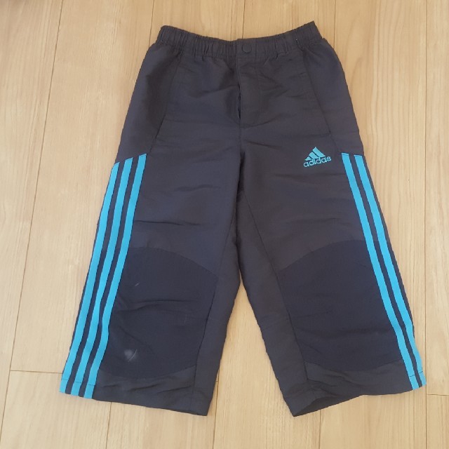 adidas(アディダス)のadidas　キッズハーフパンツ140 キッズ/ベビー/マタニティのキッズ服男の子用(90cm~)(パンツ/スパッツ)の商品写真