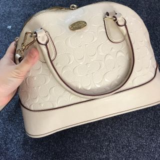 コーチ(COACH)のコーチ  エナメルバッグ(ショルダーバッグ)