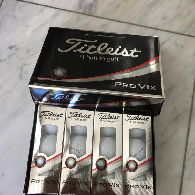 Titleist(タイトリスト)のタイトリスト  プロV1X 1ダース スポーツ/アウトドアのゴルフ(その他)の商品写真